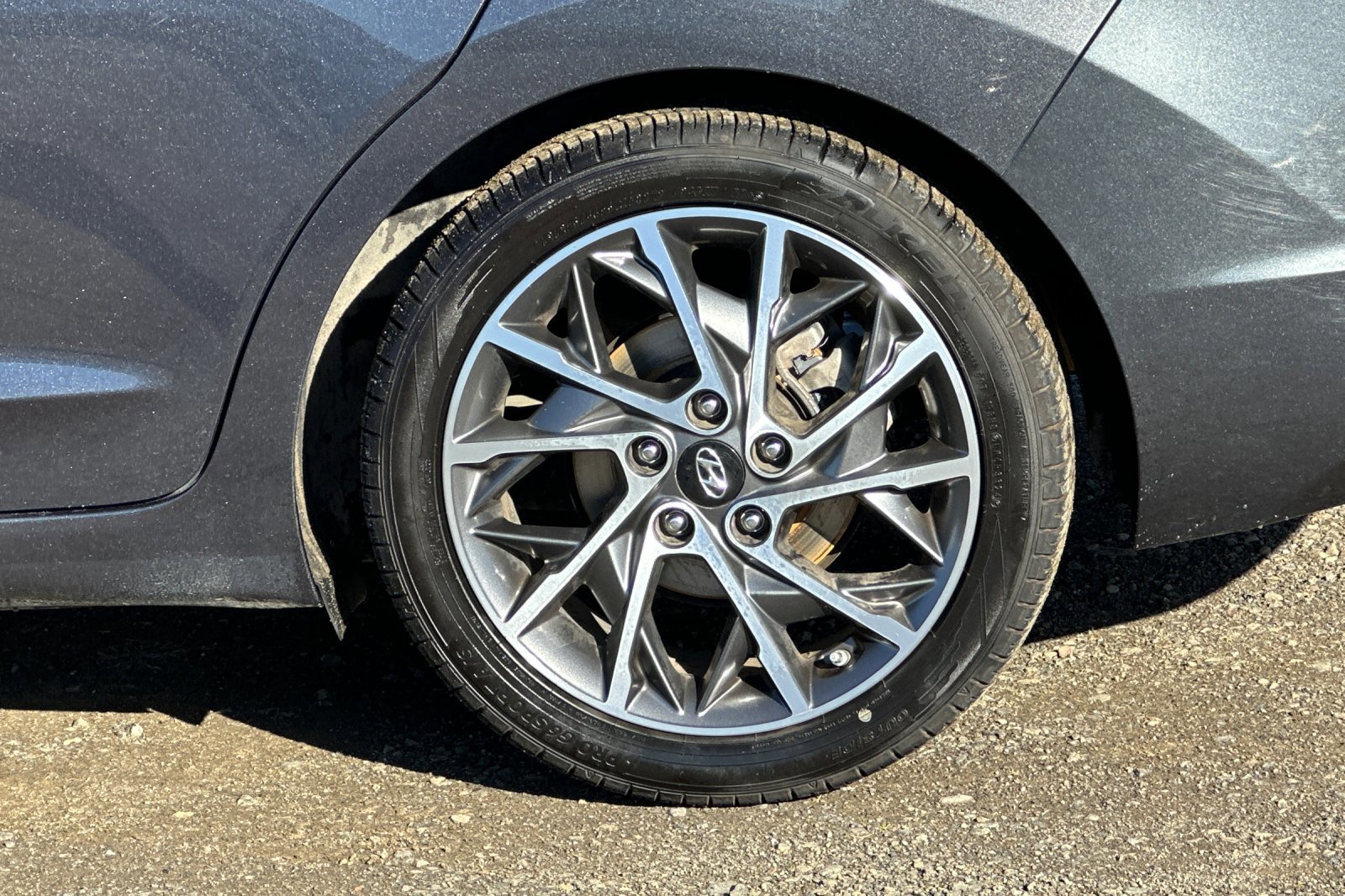 Used 2020 Hyundai Elantra Limited image 25