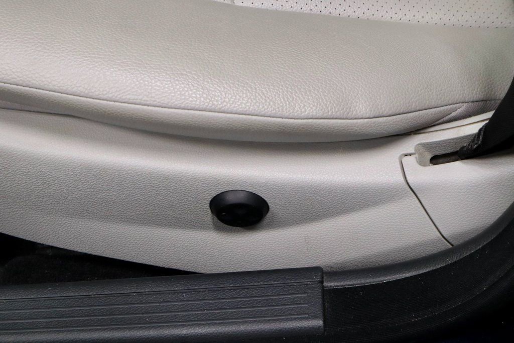 Used 2012 Mercedes-Benz C 300 4MATIC Sedan image 25