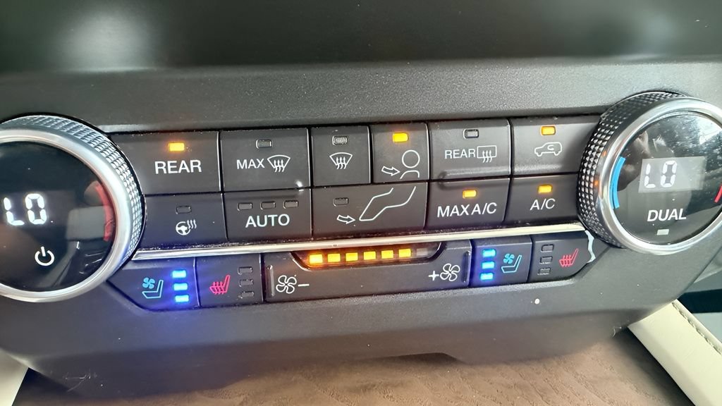 Used 2021 Ford Expedition Max Platinum RWD image 42