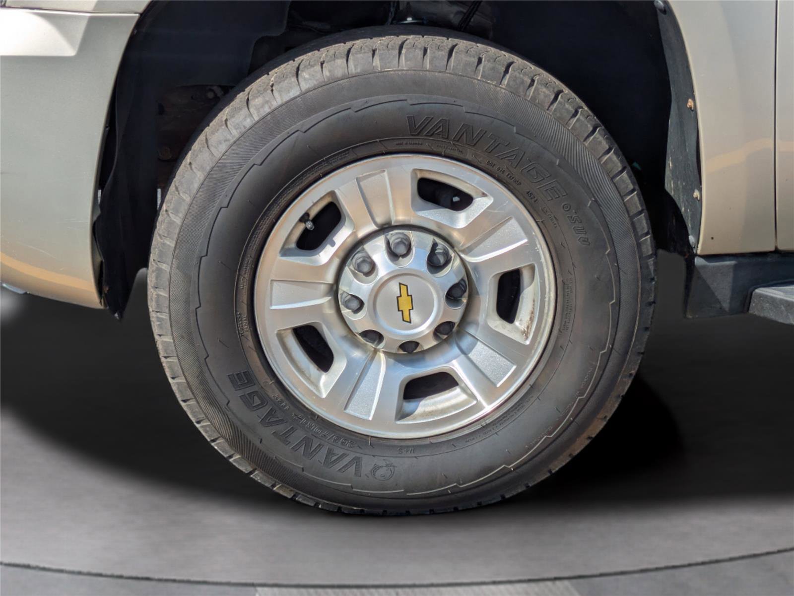 Used 2013 Chevrolet Suburban 2500 LT image 41