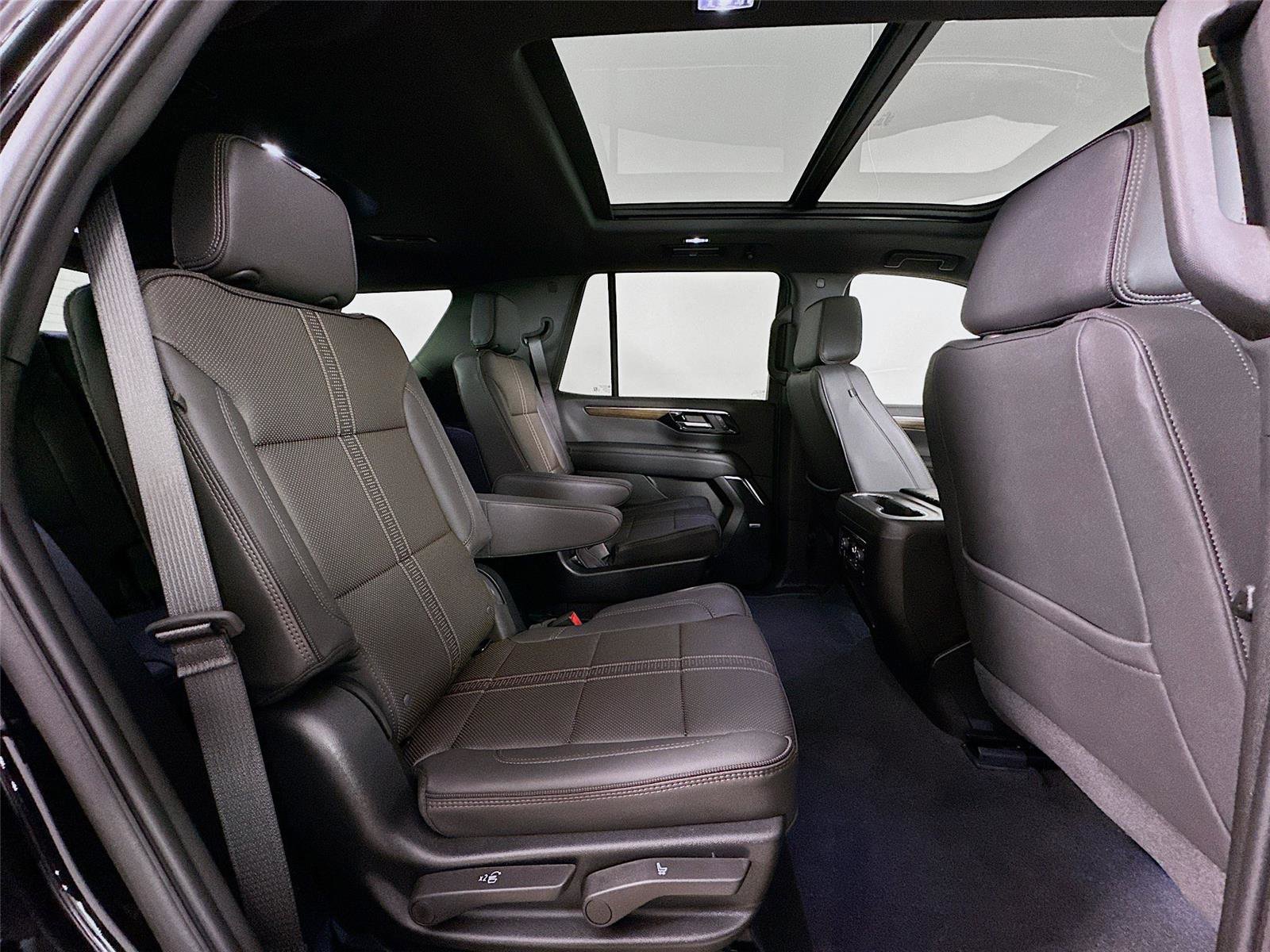 Used 2025 Chevrolet Tahoe High Country image 30