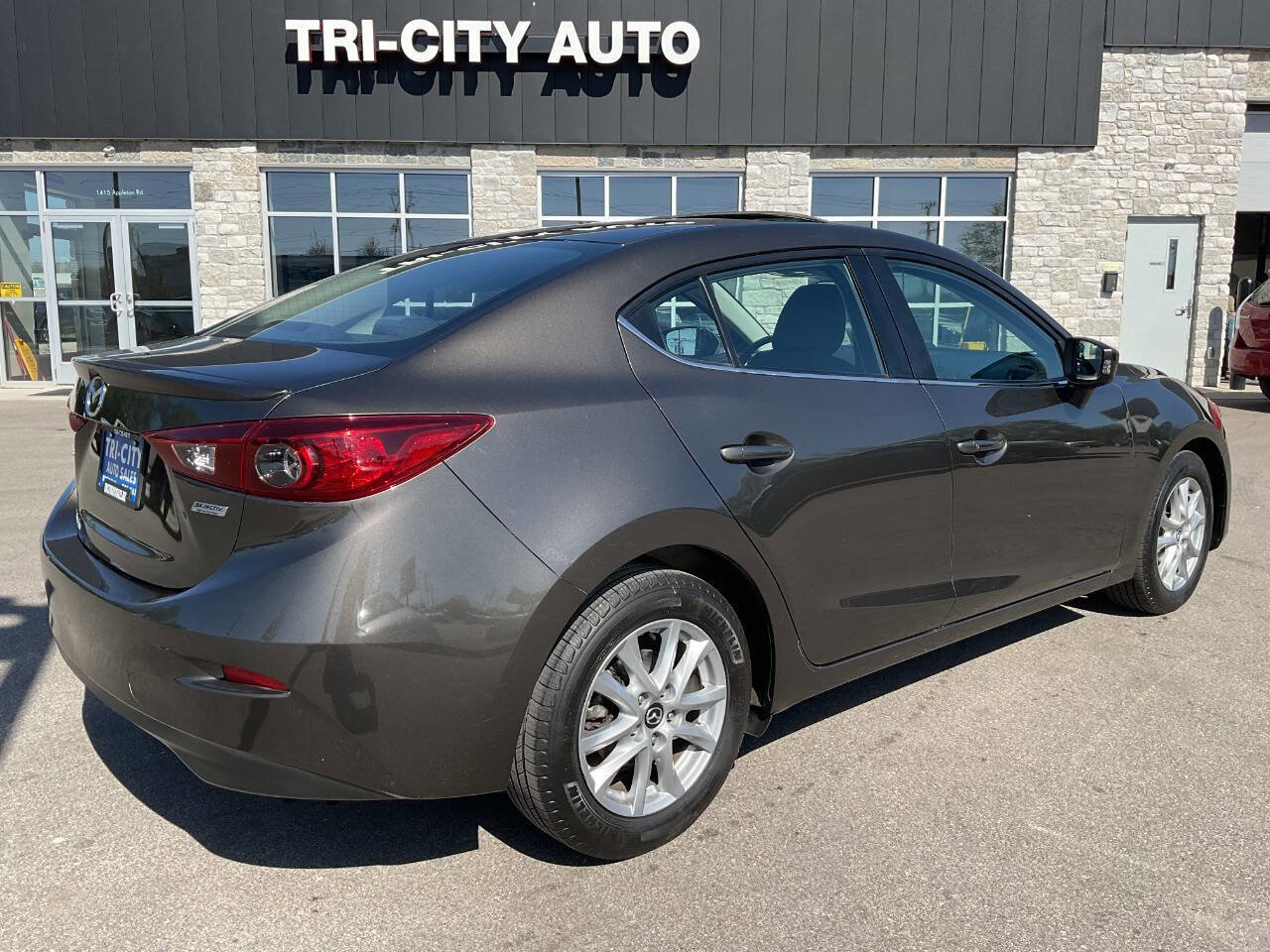 Used 2014 MAZDA MAZDA3 i Touring w/ Moonroof Package 1 FWD image 7
