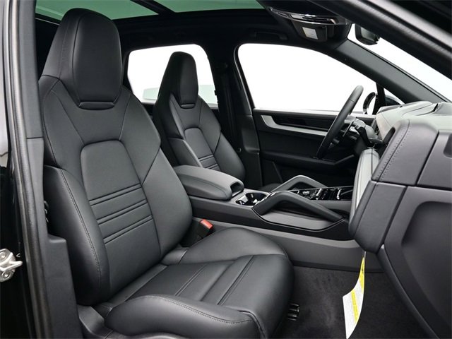 New 2026 Porsche Cayenne S image 13