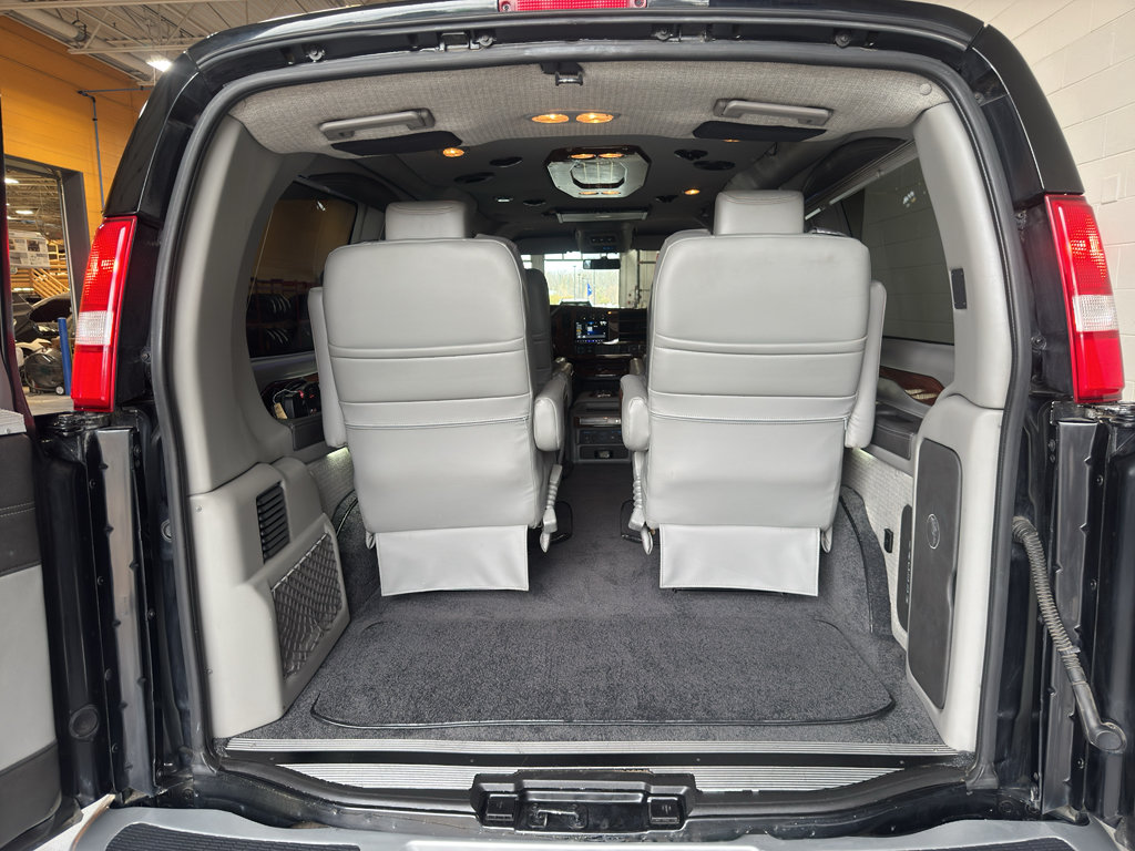 Used 2023 GMC Savana 2500 RWD image 28