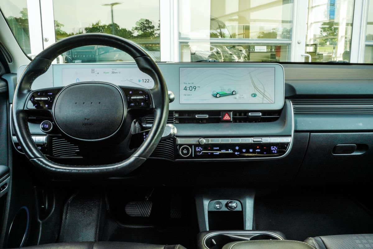 Used 2023 Hyundai Ioniq 5 Limited AWD/4WD image 16