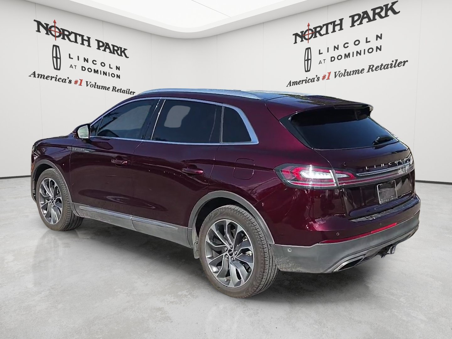 Used 2022 Lincoln Nautilus Reserve AWD/4WD image 7