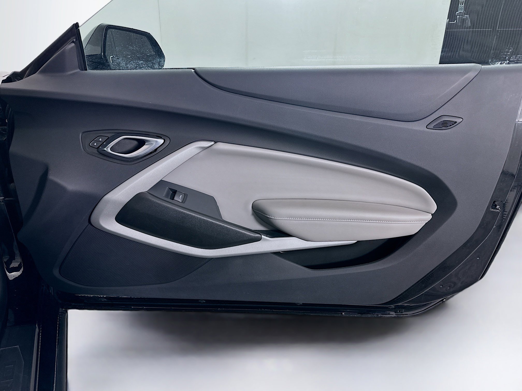 Used 2023 Chevrolet Camaro LT image 26