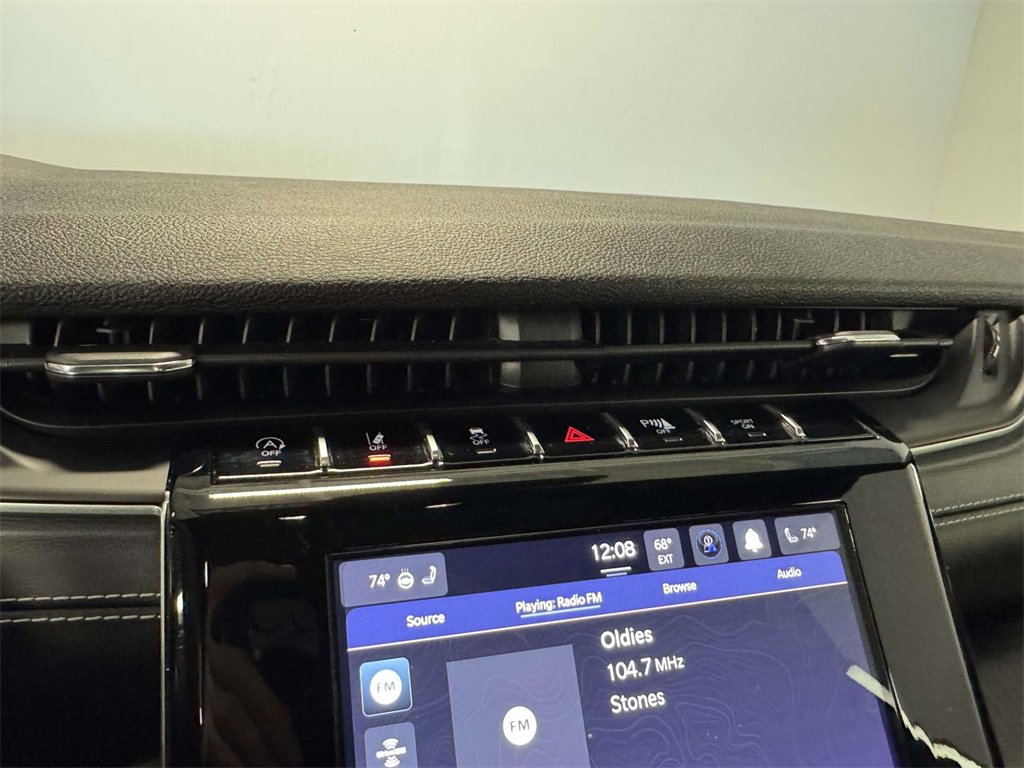 Used 2023 Jeep Grand Cherokee Altitude image 24