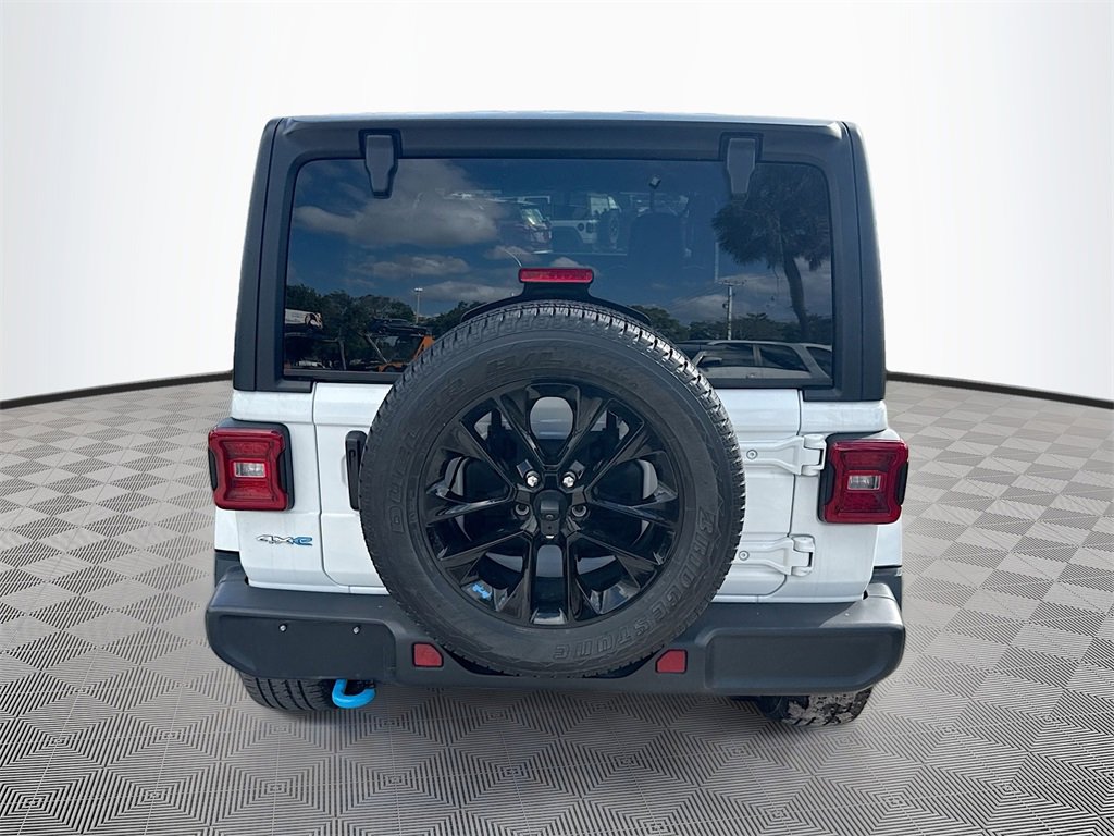 Used 2023 Jeep Wrangler Unlimited Sahara w/ Cold Weather Group image 7