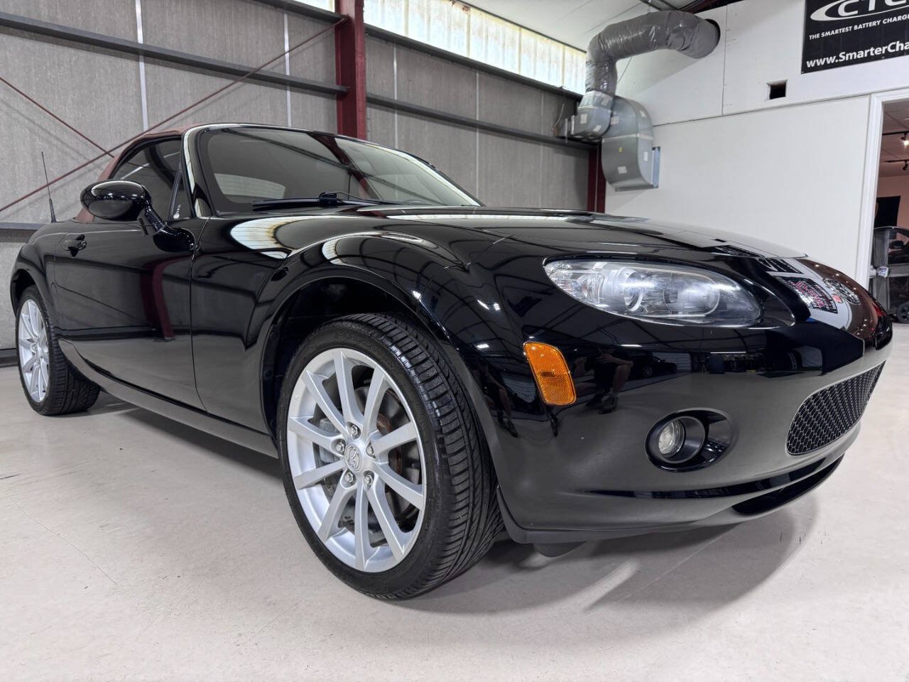 Used 2006 MAZDA MX-5 Miata Grand Touring RWD image 21