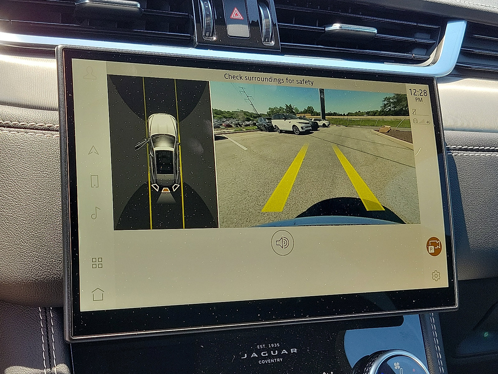 Used 2025 Jaguar F-PACE R-Dynamic S image 15