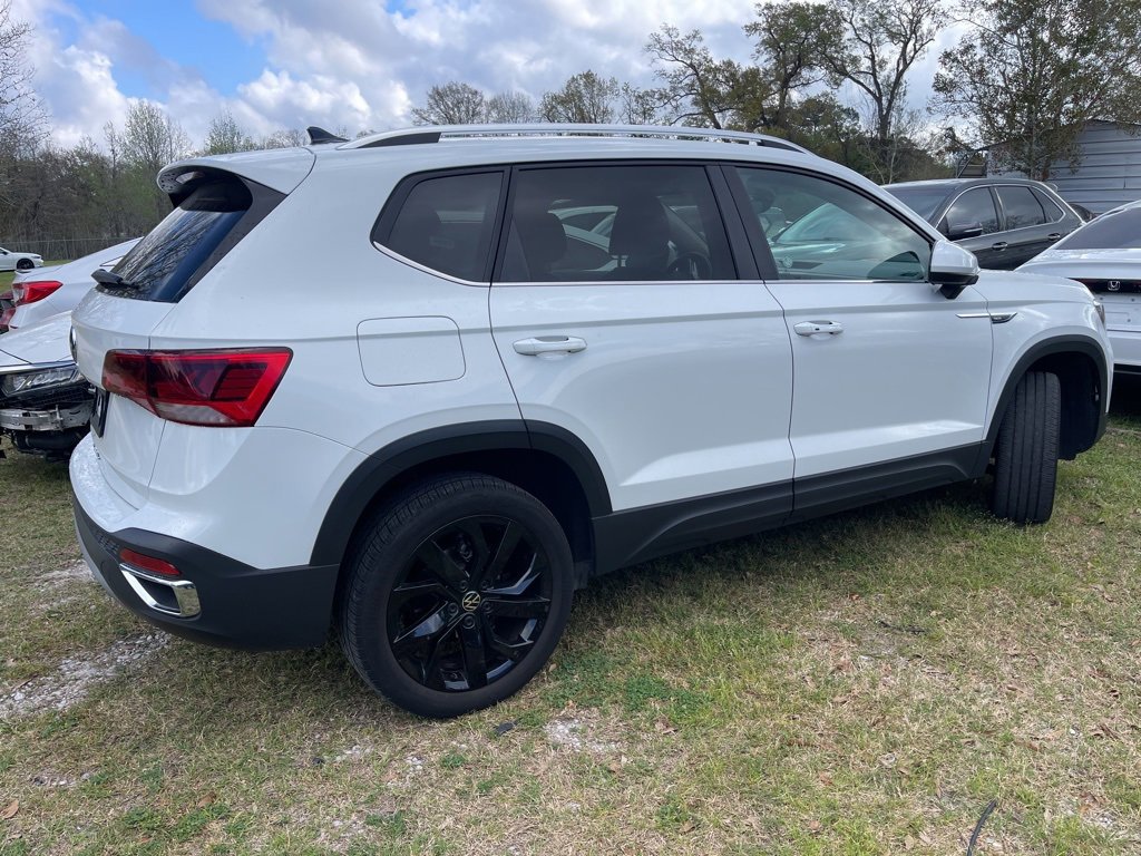 Used 2024 Volkswagen Taos SE image 4