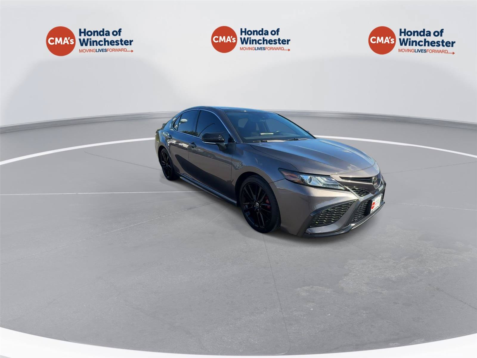 Used 2022 Toyota Camry XSE FWD image 3