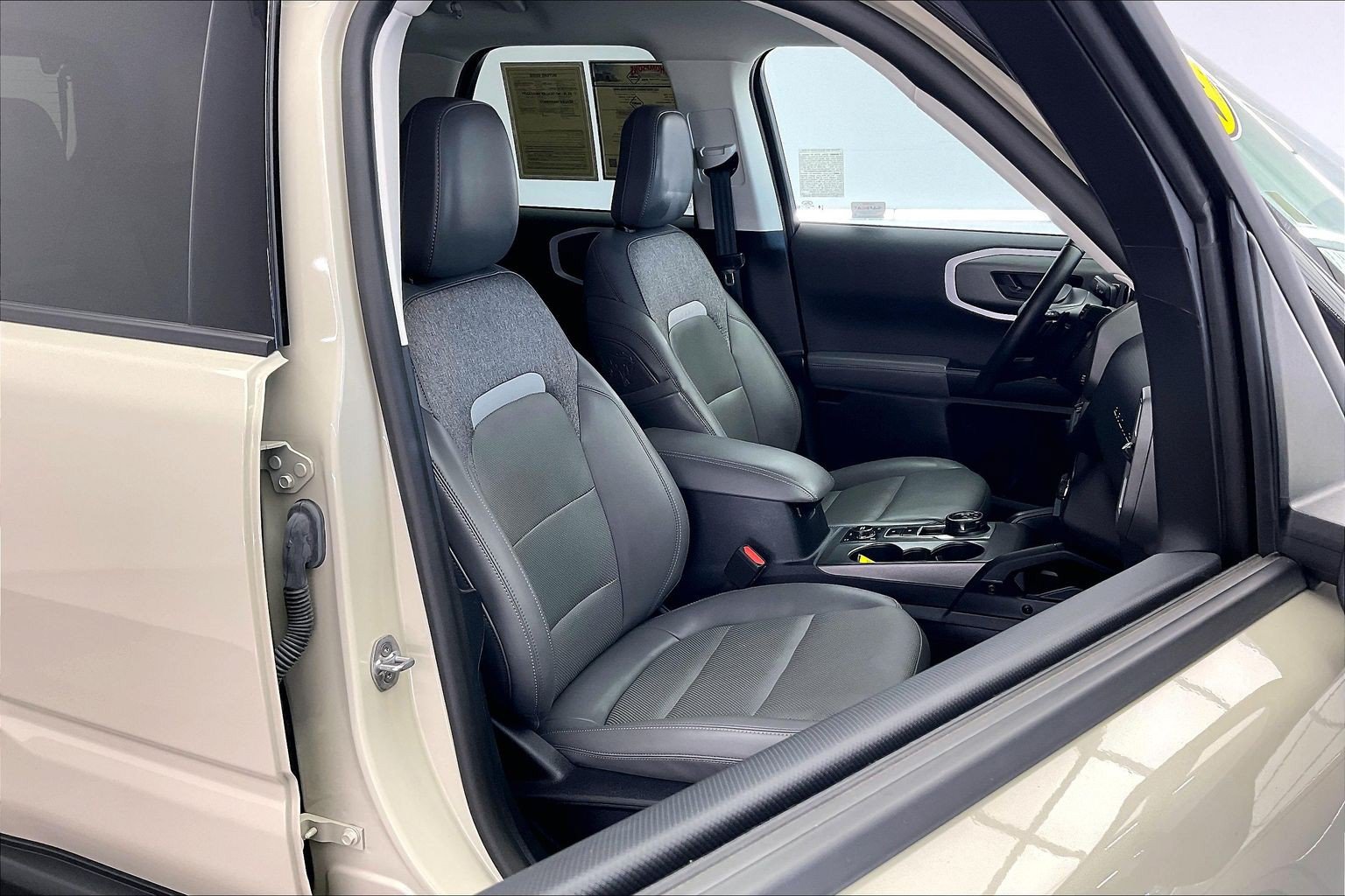 Used 2025 Ford Bronco Sport Badlands AWD/4WD image 6