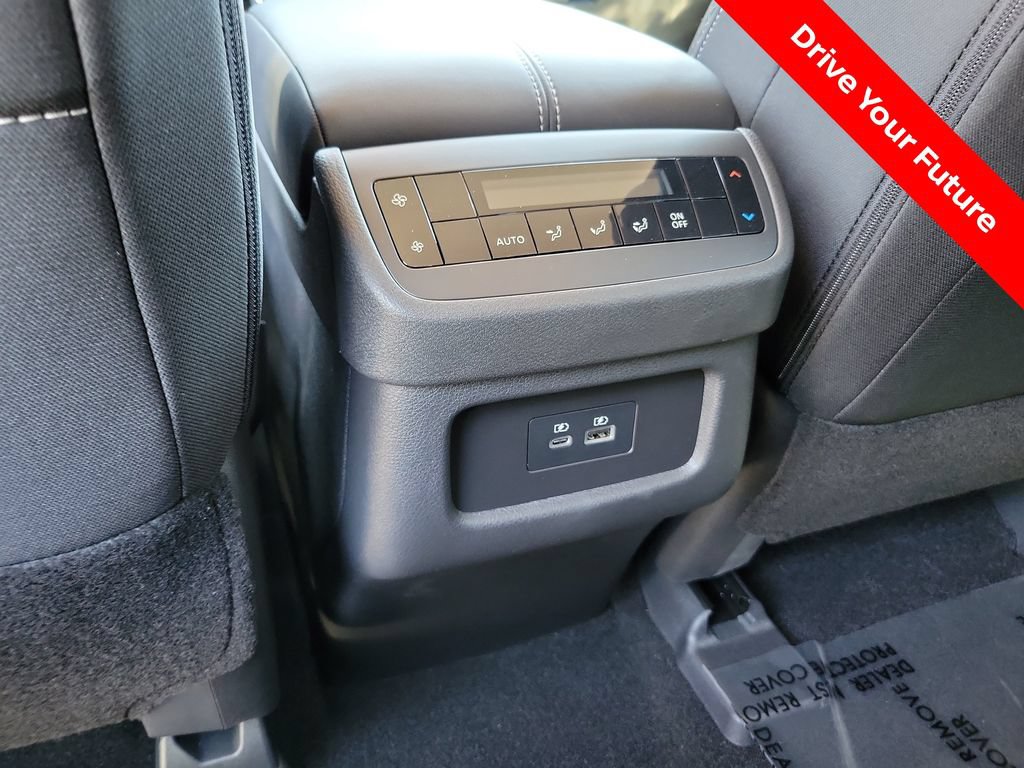 Certified 2025 Nissan Pathfinder SV FWD image 23
