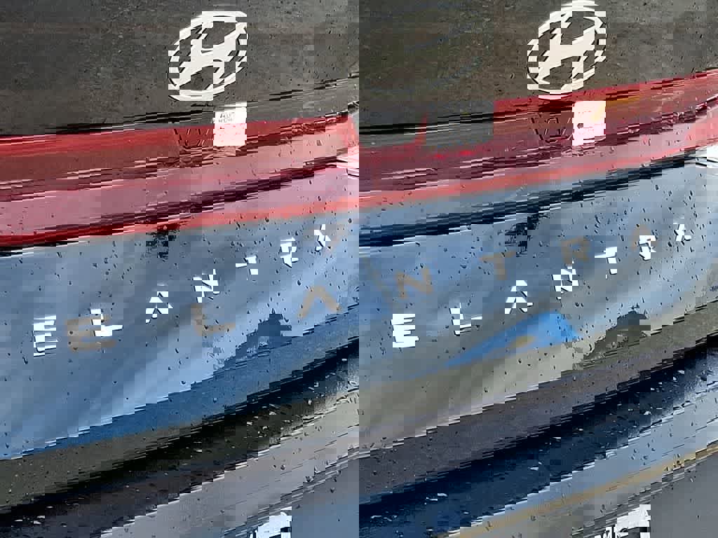 Certified 2025 Hyundai Elantra Sport image 31