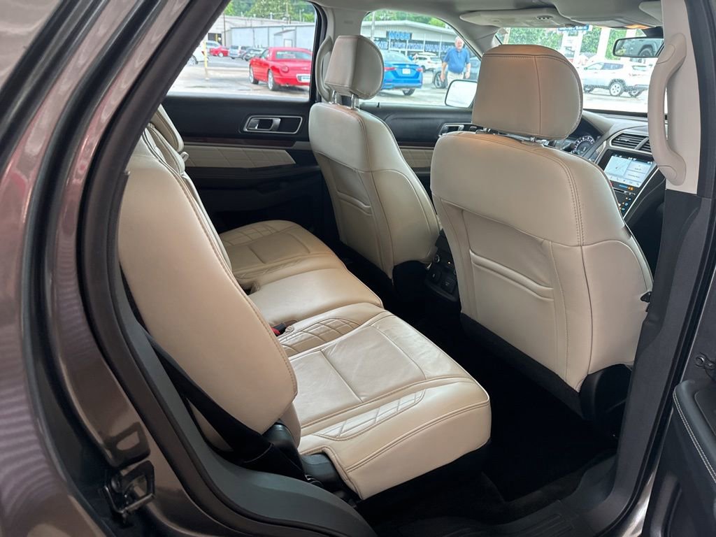 Used 2017 Ford Explorer Platinum AWD/4WD image 22