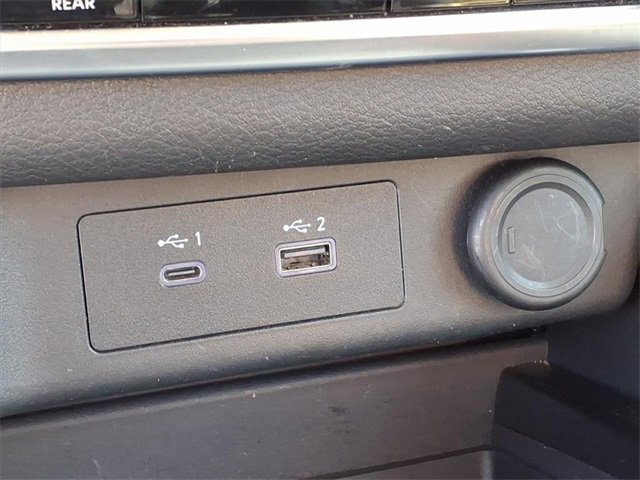 Used 2023 Nissan Rogue SV image 9