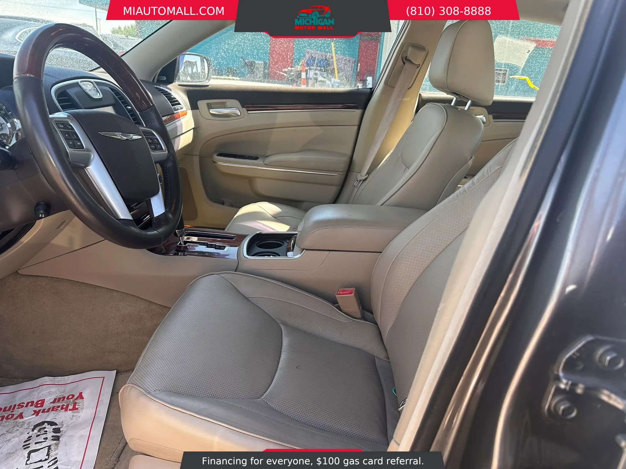 Used 2011 Chrysler 300 Limited w/ Luxury Group RWD image 8