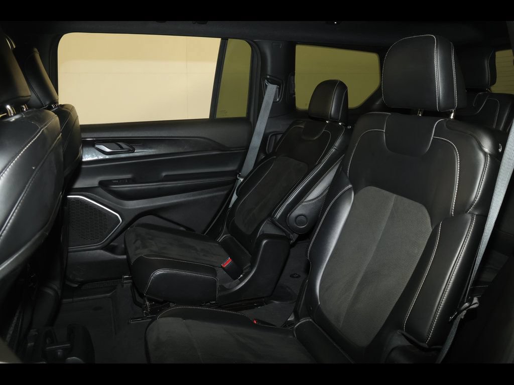 Used 2022 Jeep Grand Cherokee L Laredo AWD/4WD image 29