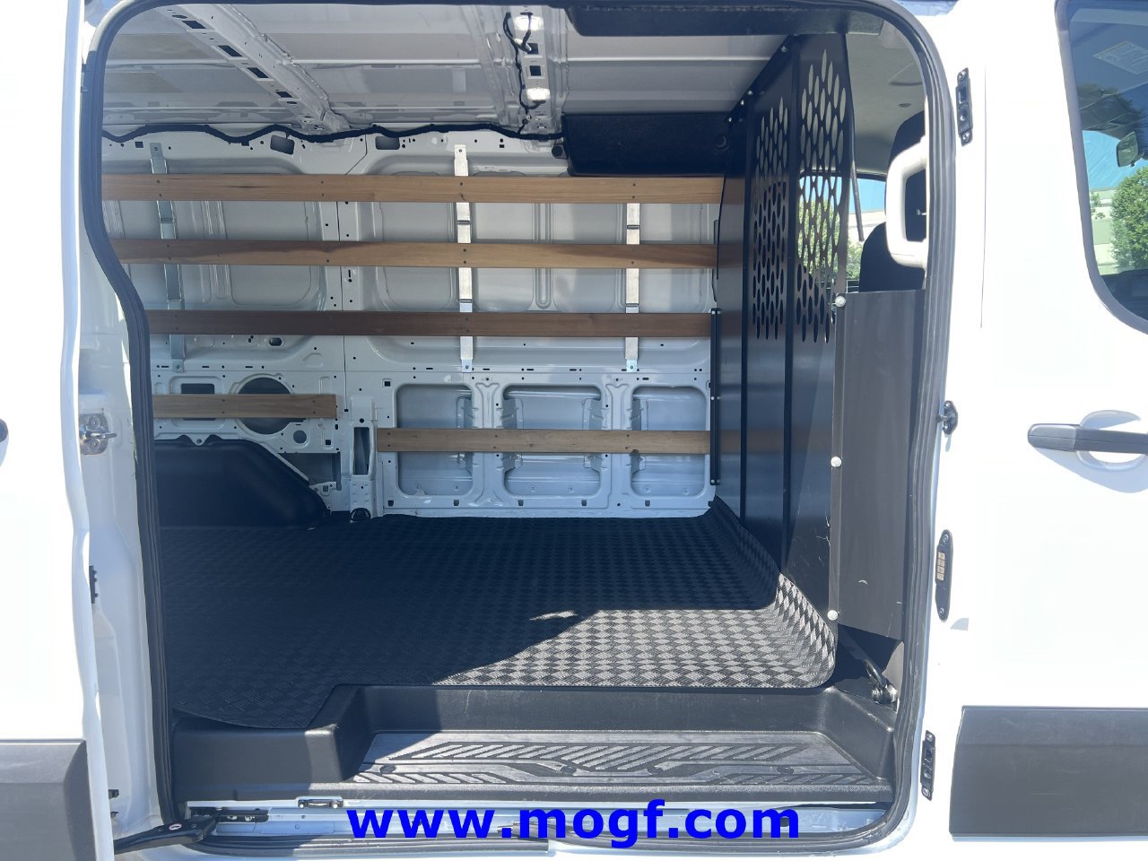Used 2025 Ford Transit 250 Low Roof w/ Exterior Upgrade Package RWD image 20