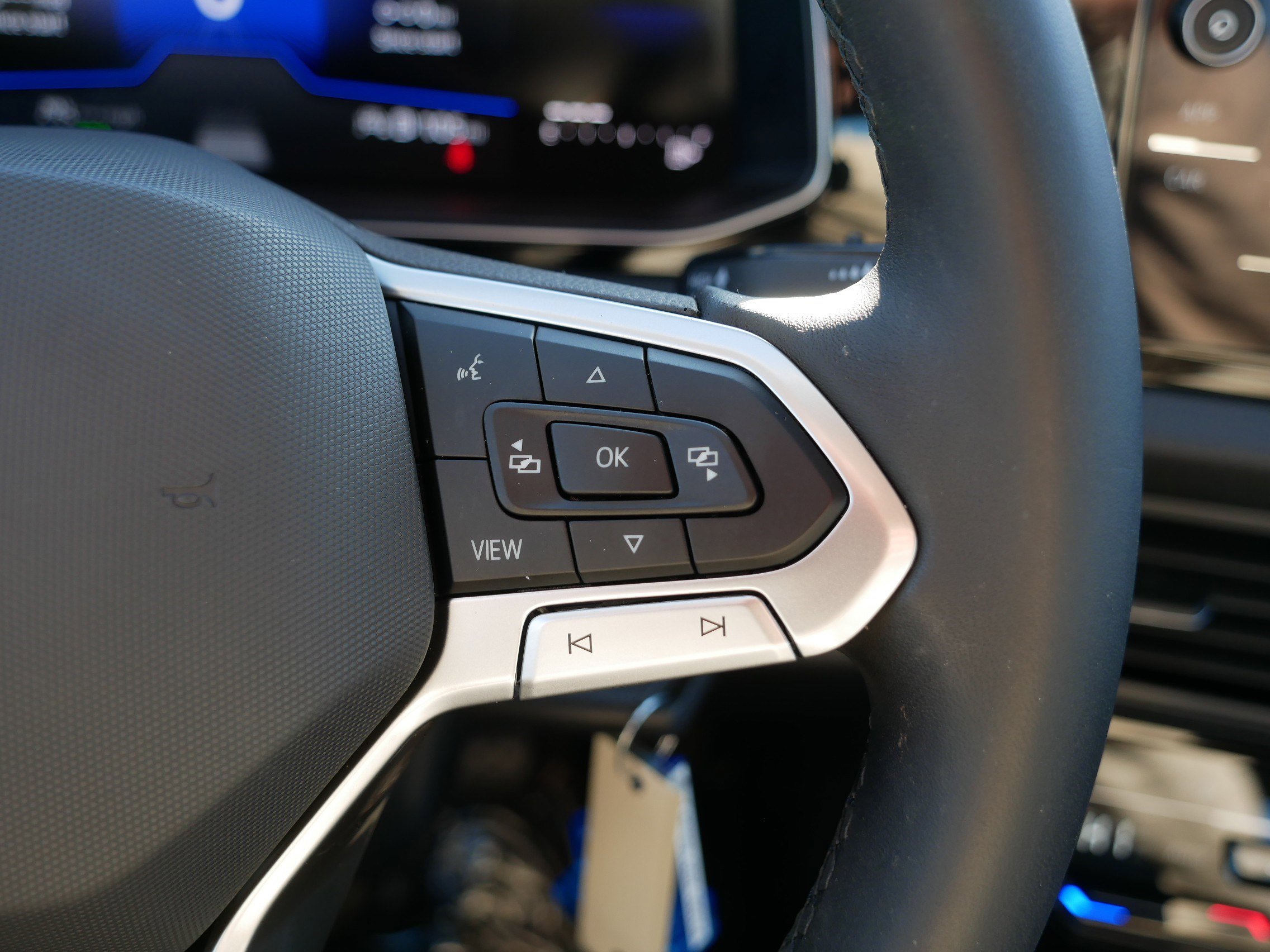 Used 2025 Volkswagen Jetta S image 29