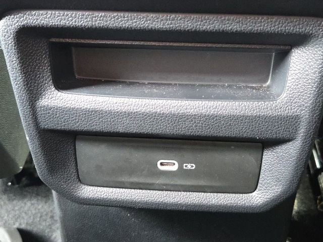 Used 2022 Volkswagen Taos SE image 19