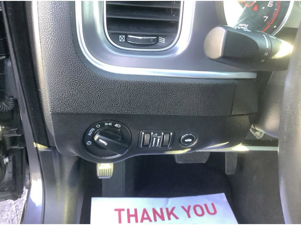 Used 2022 Dodge Charger SXT image 12