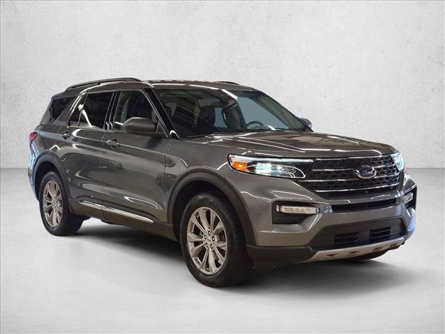 Used 2022 Ford Explorer XLT w/ Equipment Group 202A AWD/4WD image 3