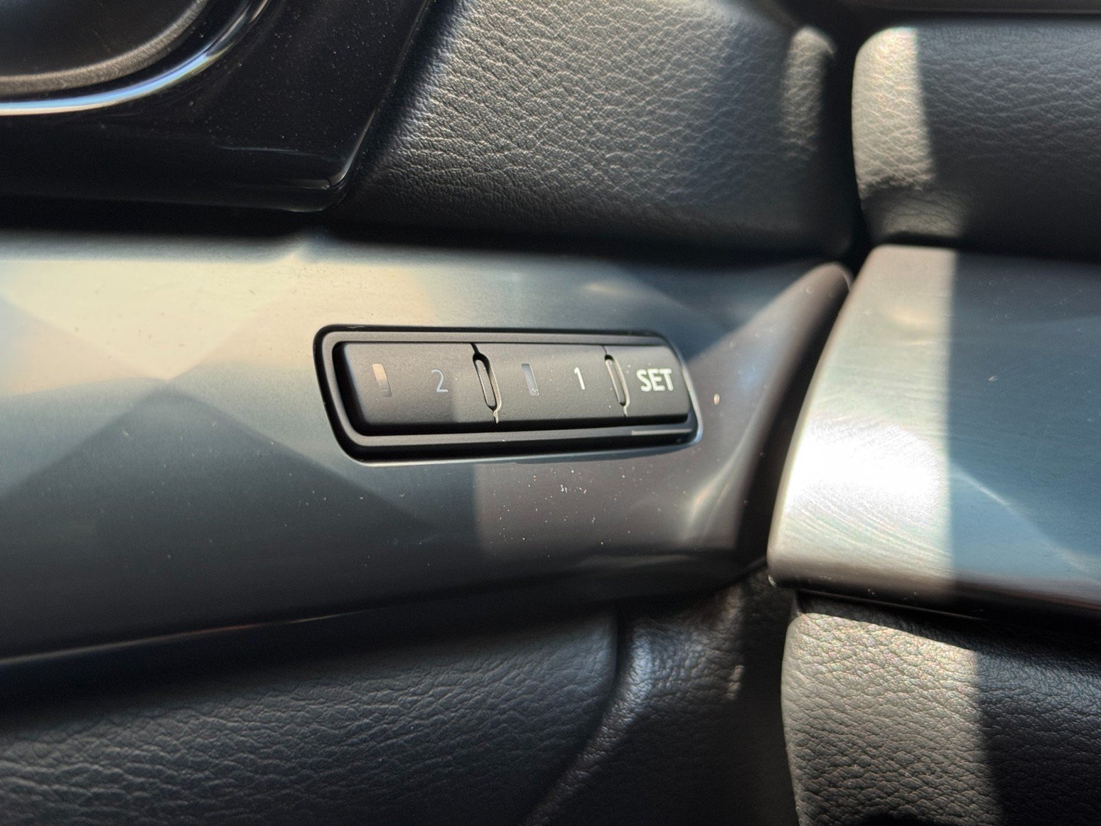 Used 2023 Nissan Maxima SR w/ Sport Mat Group FWD image 17