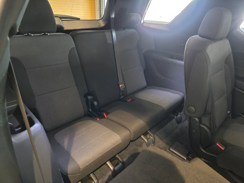 Certified 2023 Chevrolet Traverse LT w/ LPO, Floor Liner Package AWD/4WD image 11