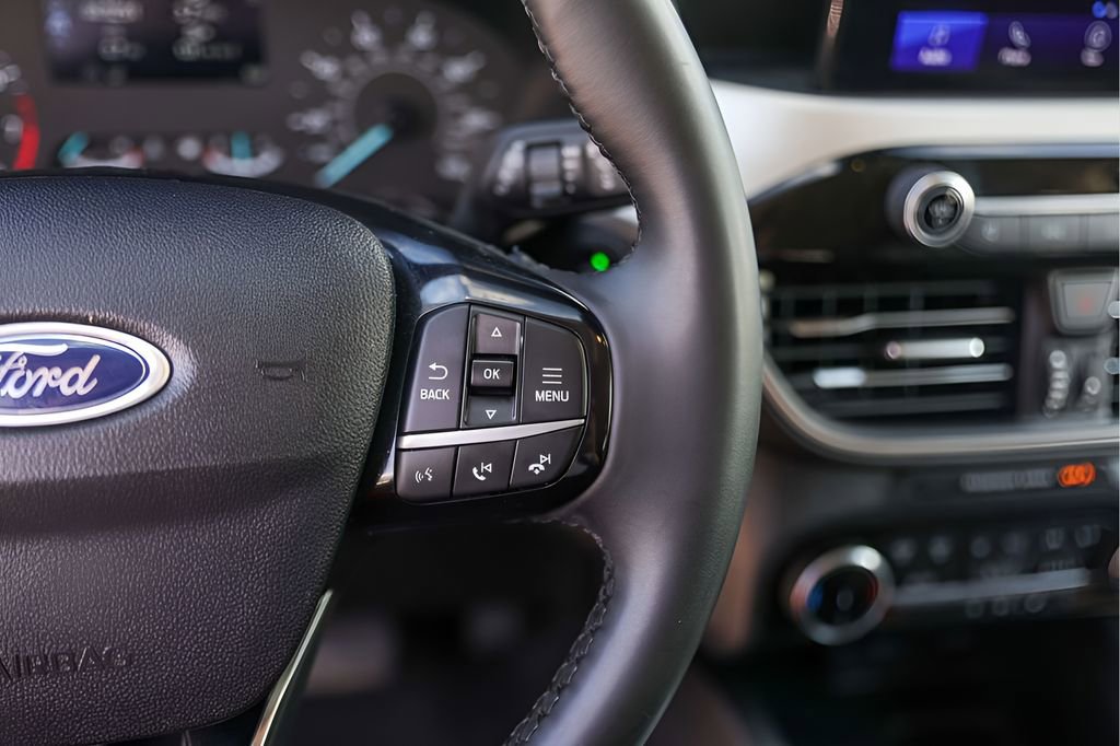 Used 2022 Ford Escape SE w/ Convenience Package image 16