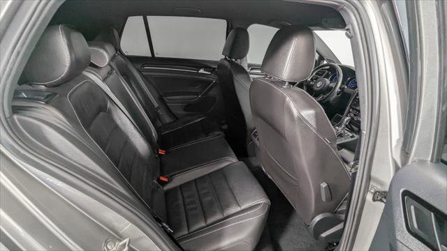 Used 2017 Volkswagen Golf R 4-Door image 19