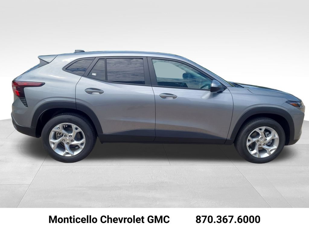 New 2026 Chevrolet Trax LS w/ LS Convenience Package FWD image 9