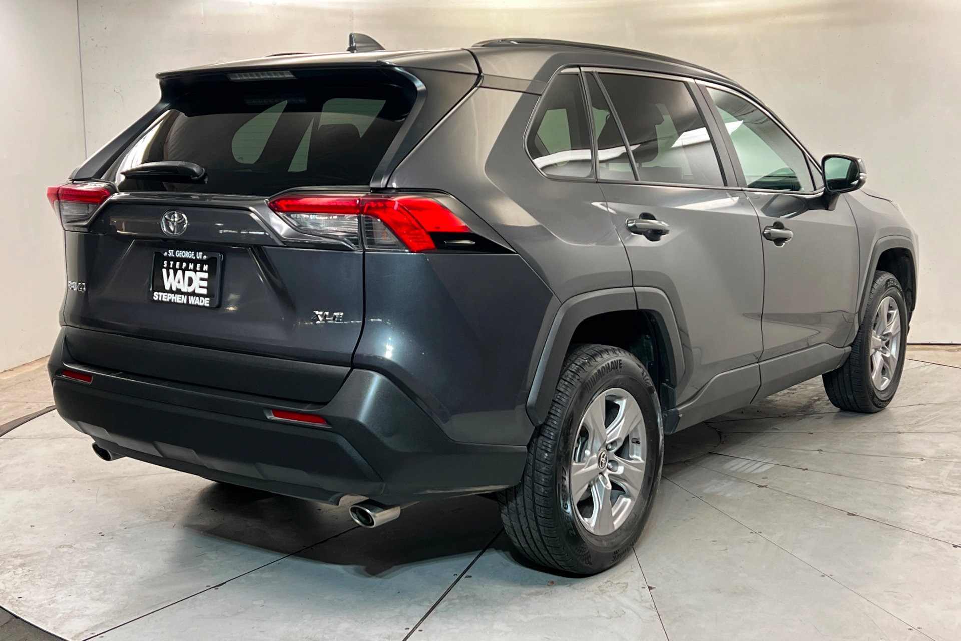 Used 2025 Toyota RAV4 XLE FWD image 6