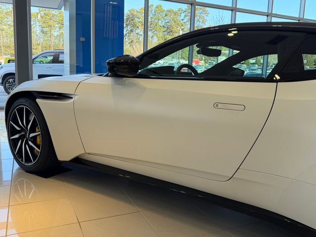 Used 2023 Aston Martin DB11 Coupe image 35
