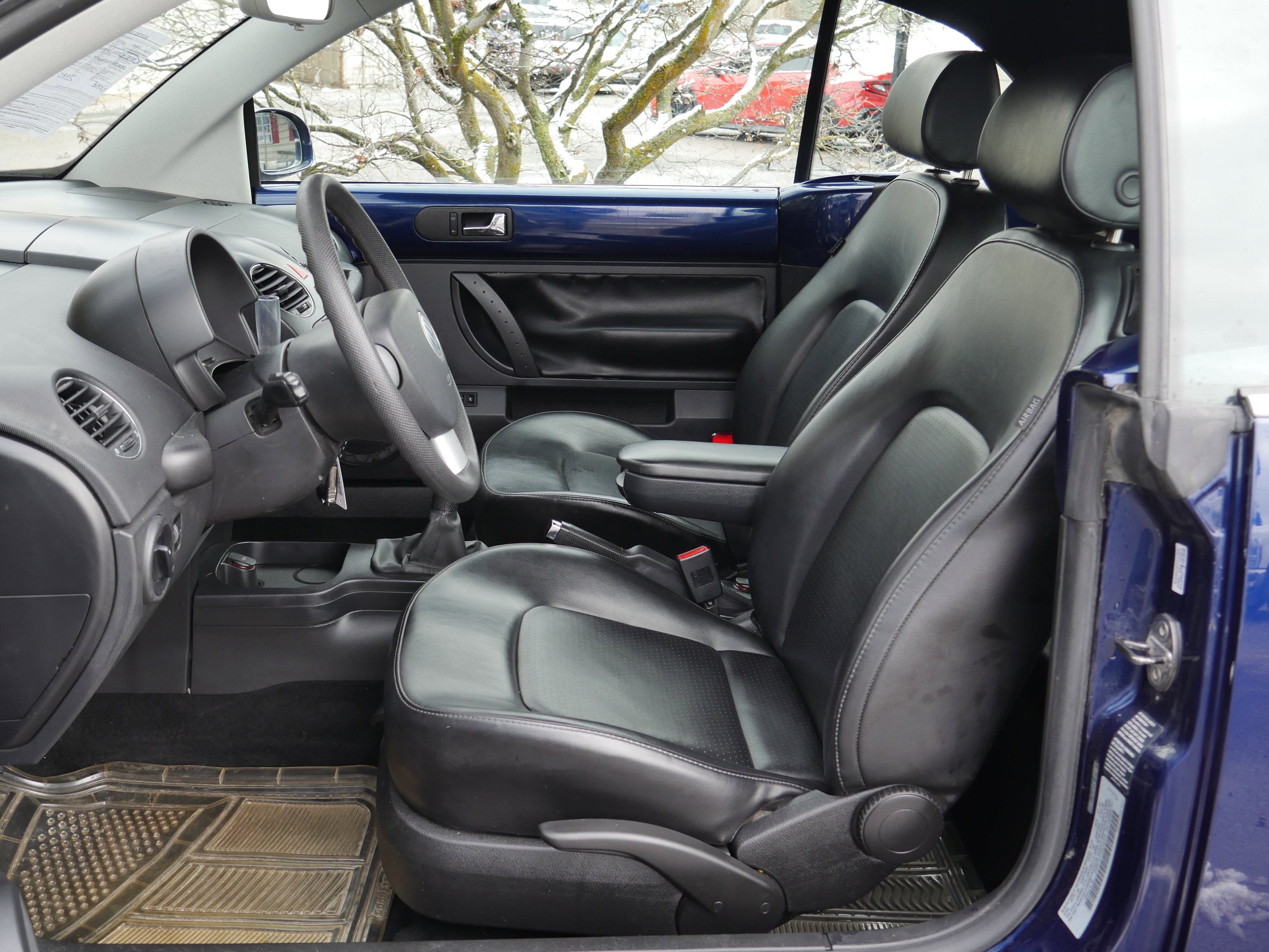 Used 2006 Volkswagen Beetle Convertible w/ Package 1 image 3