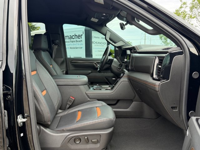 Used 2025 GMC Sierra 2500 AT4 w/ Technology Package AWD/4WD image 16