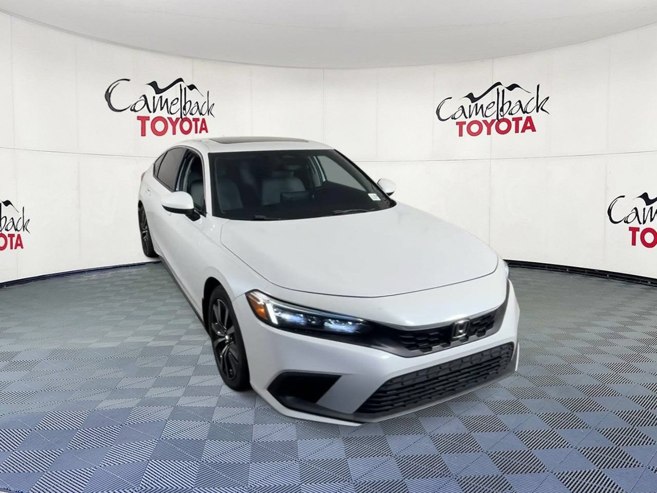 Used 2023 Honda Civic EX-L image 4