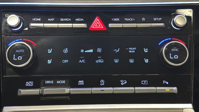 Used 2025 Hyundai Santa Fe Calligraphy AWD/4WD image 18