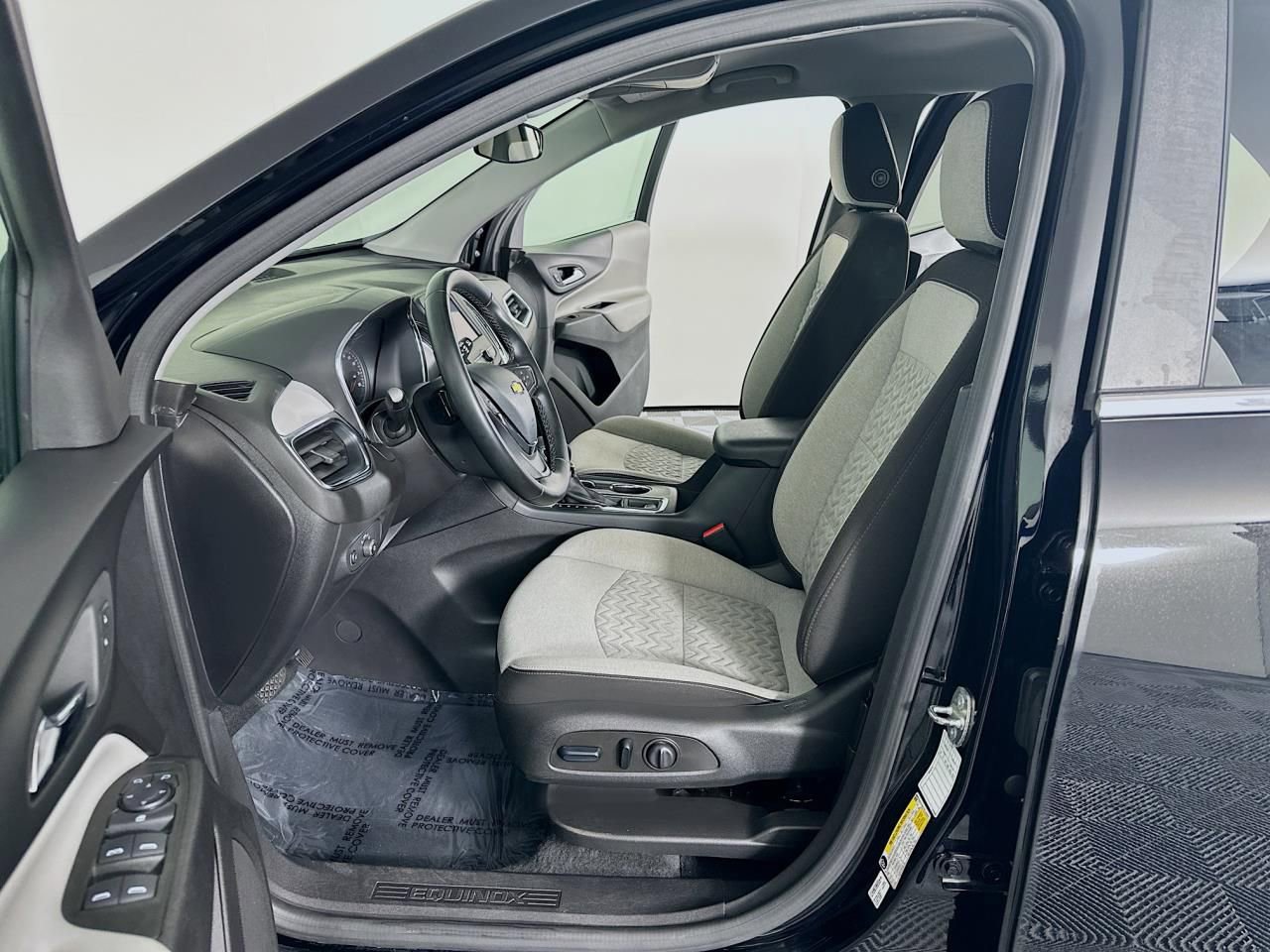 Used 2024 Chevrolet Equinox LT image 27