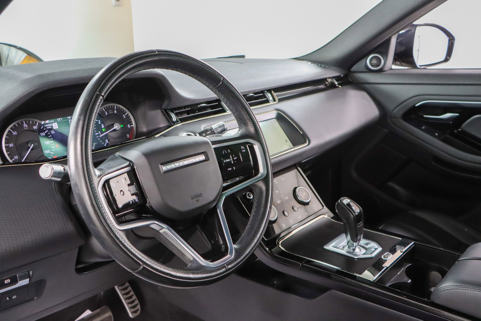 Used 2022 Land Rover Range Rover Evoque R-Dynamic S image 23