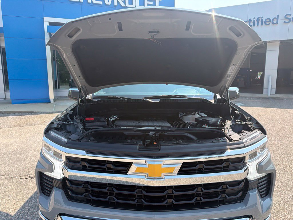 Certified 2024 Chevrolet Silverado 1500 LT AWD/4WD image 11