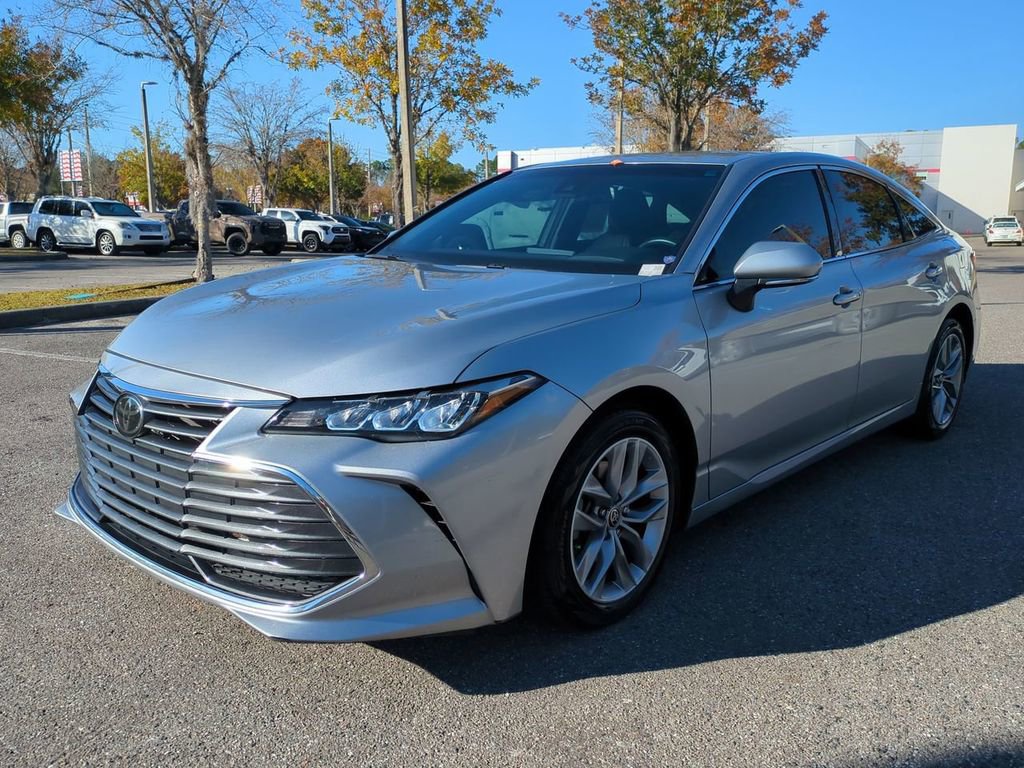 Certified 2022 Toyota Avalon XLE image 2