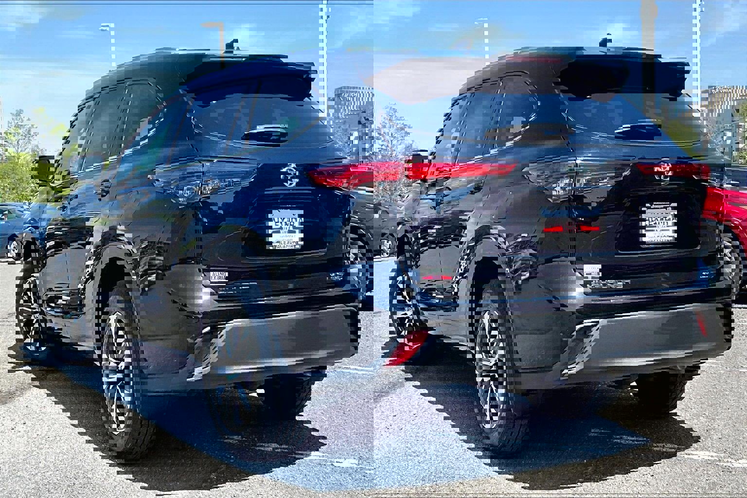 Used 2021 Toyota Highlander XLE image 11