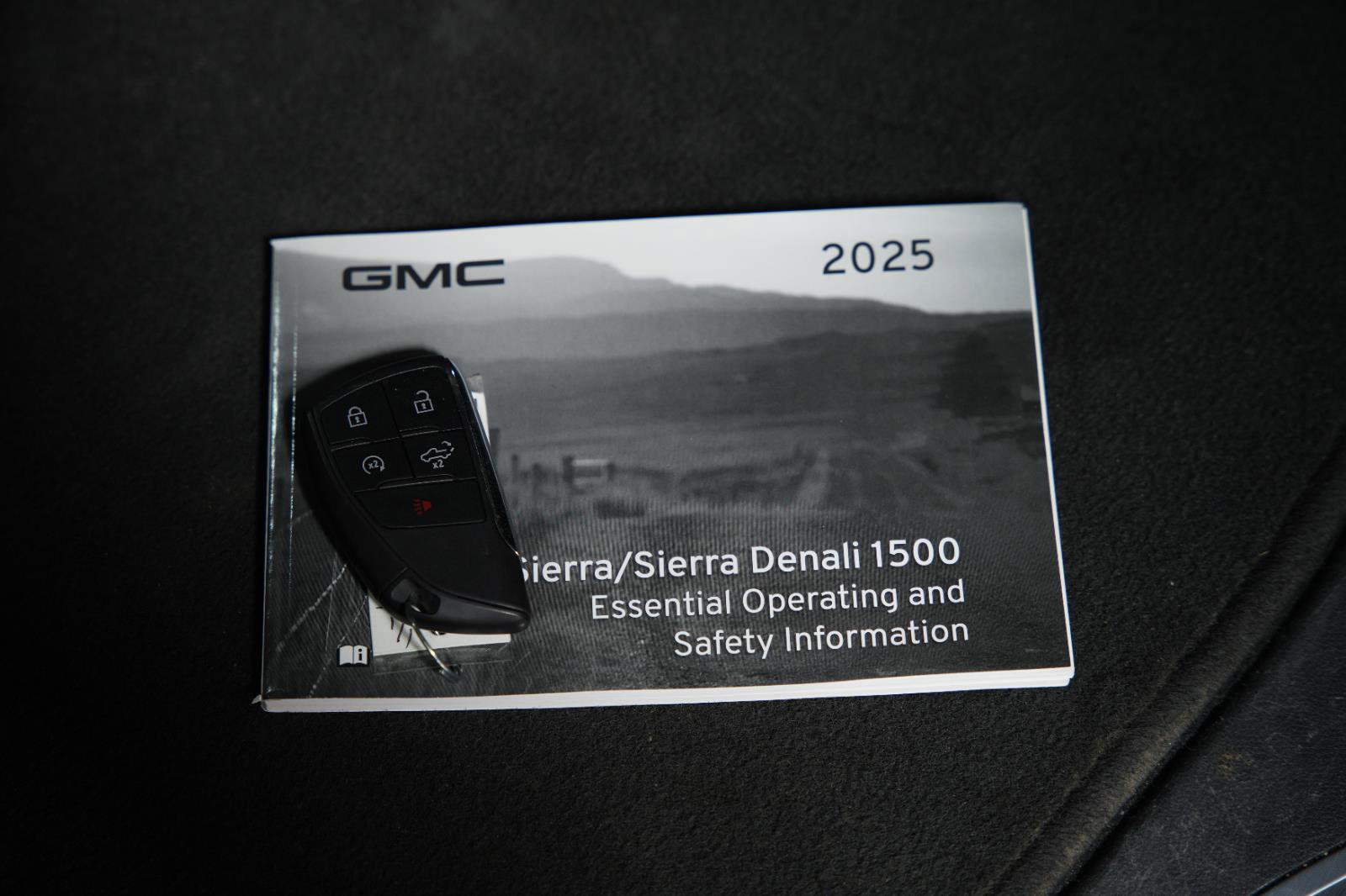 Used 2025 GMC Sierra 1500 SLT image 40