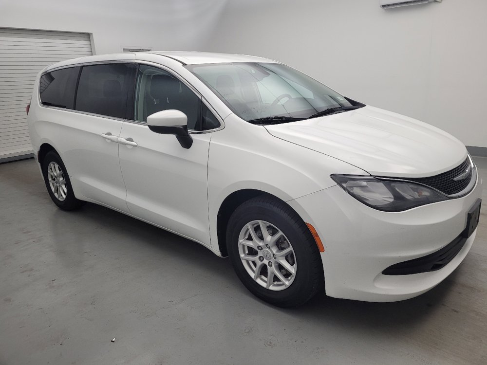 Used 2017 Chrysler Pacifica LX FWD image 11