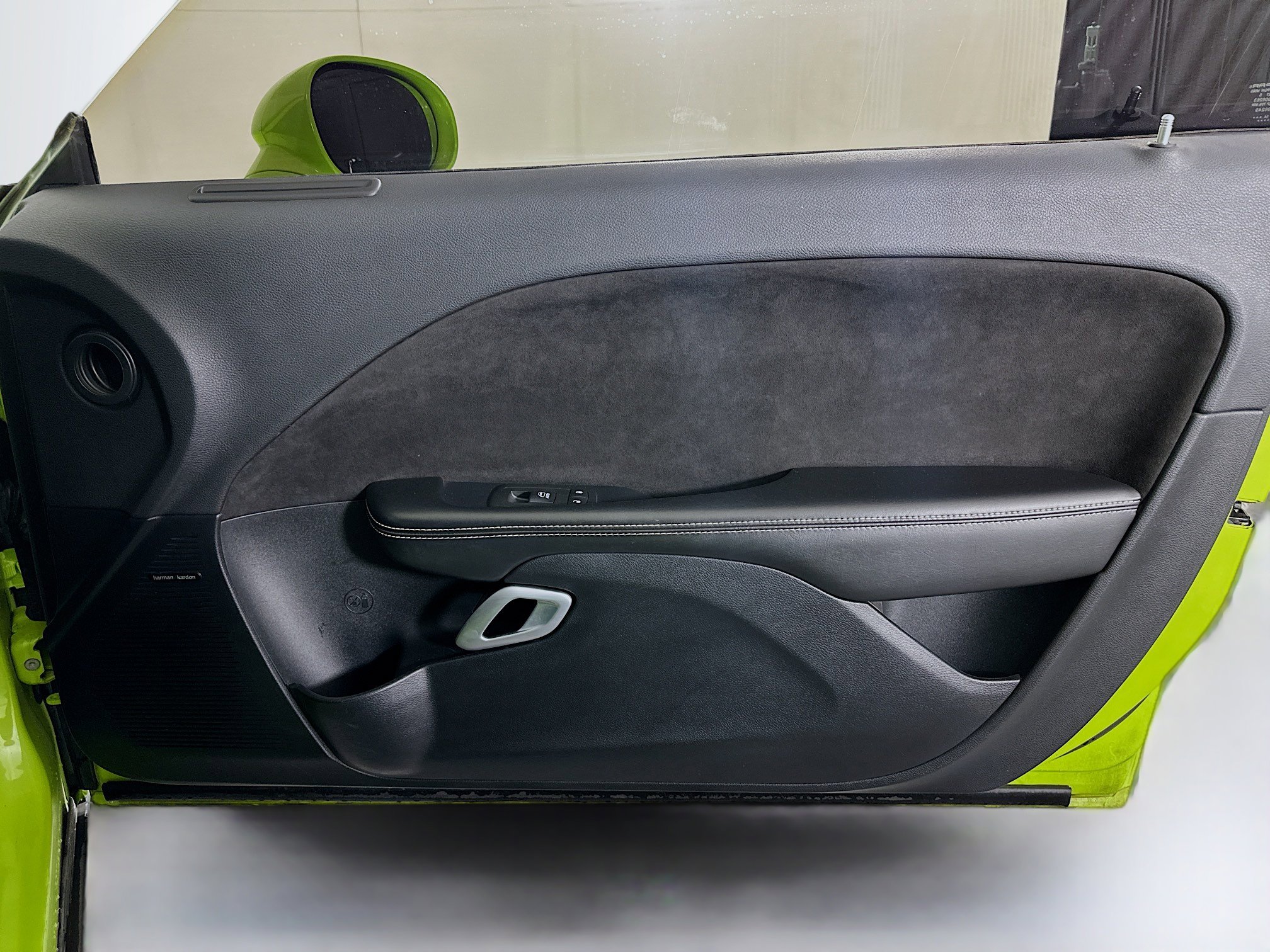 Used 2015 Dodge Challenger SRT w/ Technology Group RWD image 30