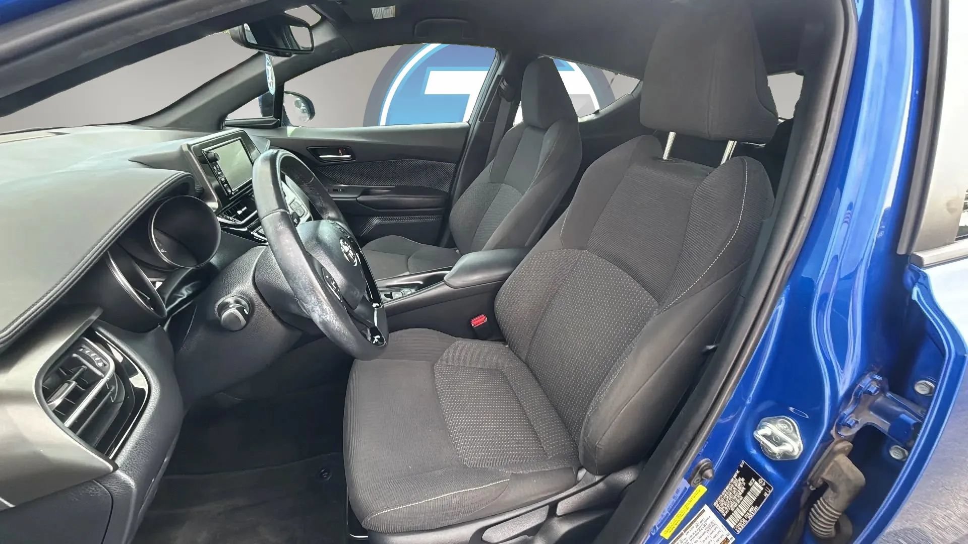 Used 2018 Toyota C-HR XLE FWD image 16