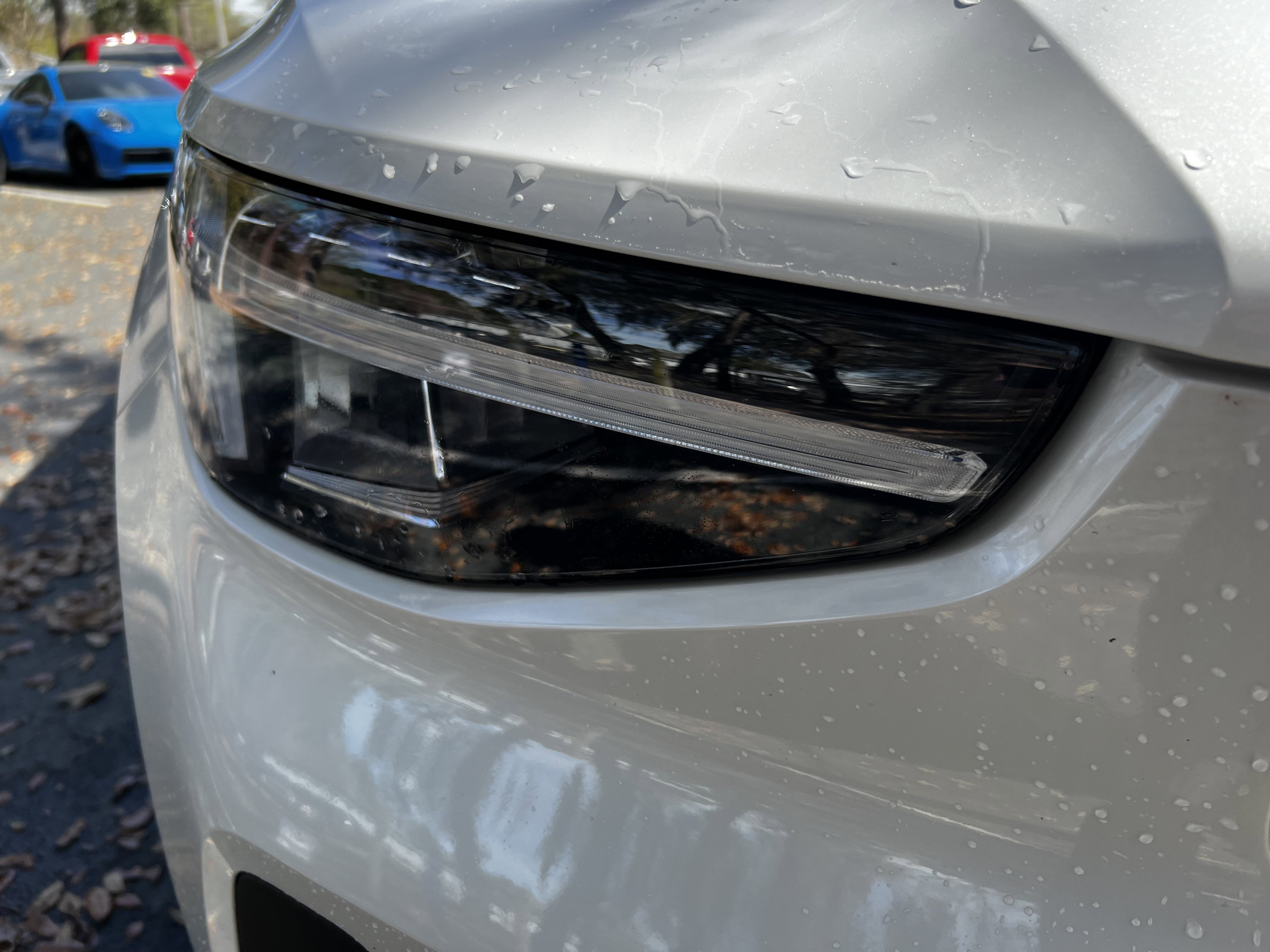 Used 2023 Volvo XC40 B5 Plus image 12